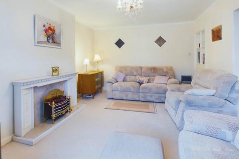 3 bedroom flat for sale, Burlington Place, Eastbourne