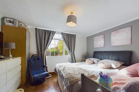 25 Breckonmead, Bromley, BR1 3BW