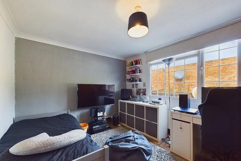 25 Breckonmead, Bromley, BR1 3BW