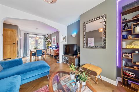 3 bedroom terraced house for sale, Beauchamp Road, London