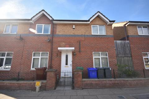 3 bedroom terraced house to rent, Chorlton Road, Hulme, Manchester. M15 4AU