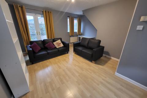 3 bedroom terraced house to rent, Chorlton Road, Hulme, Manchester. M15 4AU