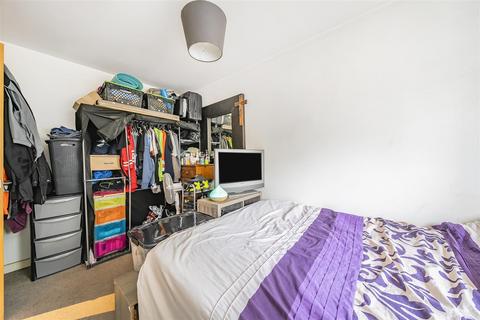 1 bedroom flat for sale, Isambard Brunel Road, Portsmouth PO1