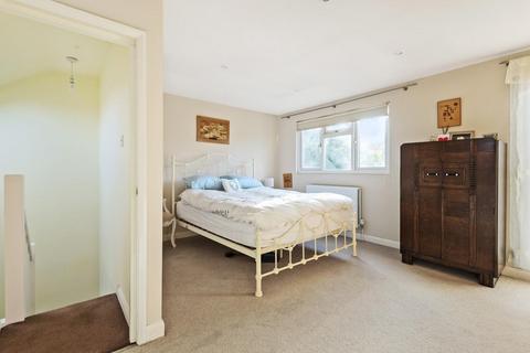 67 Truslove Road, London, SE27 0QG