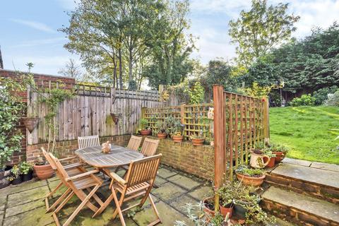 67 Truslove Road, London, SE27 0QG