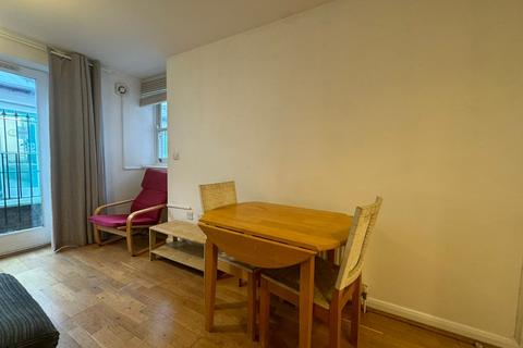 2 bedroom flat to rent, Rudloe Road, Clapham South SW12