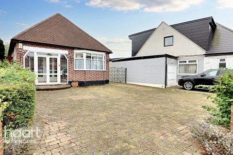 3 bedroom detached bungalow for sale, Stradbroke Grove, Clayhall