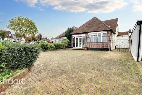 3 bedroom detached bungalow for sale, Stradbroke Grove, Clayhall