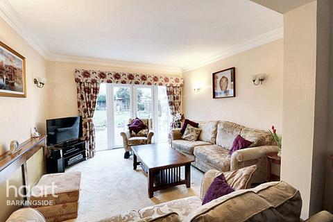 undefined, Stradbroke Grove, Clayhall