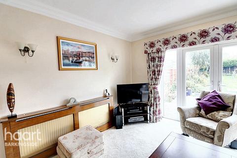 undefined, Stradbroke Grove, Clayhall