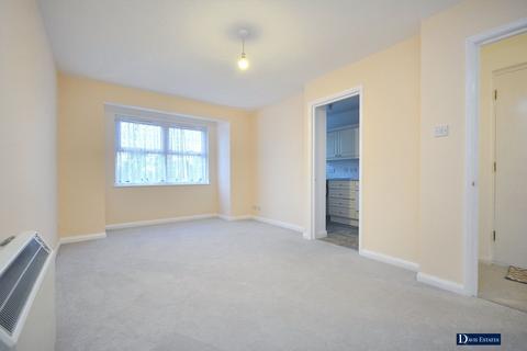 1 bedroom flat for sale, Diamond Court, Park Lane, Hornchurch, RM11