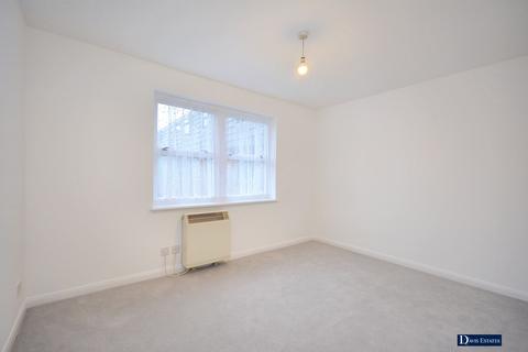 1 bedroom flat for sale, Diamond Court, Park Lane, Hornchurch, RM11