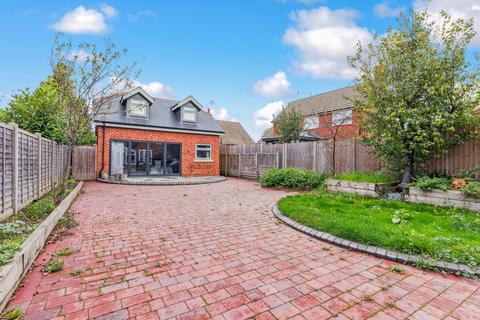 5 bedroom end of terrace house for sale, Park Lane, Henlow, SG16