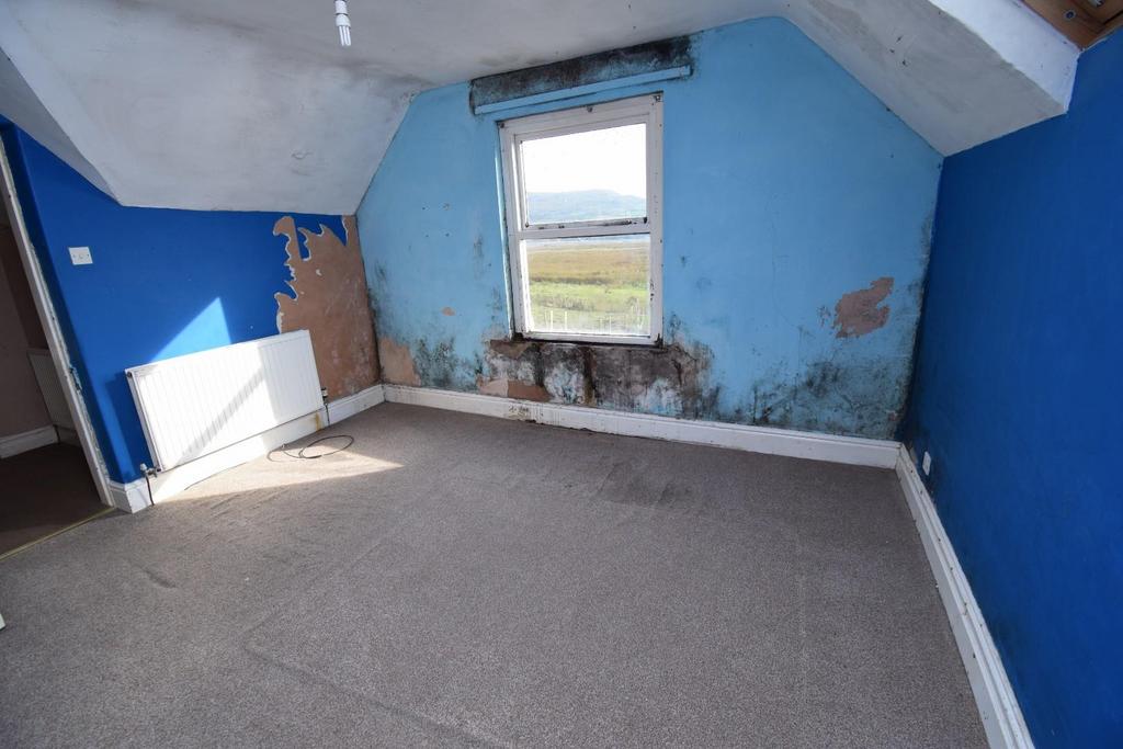 Bedroom 2.JPG