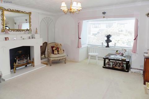 4 bedroom link detached house for sale, Hillside, Pen-y-fai, Bridgend County. CF31 4BG