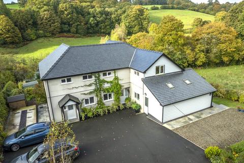 4 bedroom detached house for sale, Van Road, Llanidloes, Powys, SY18