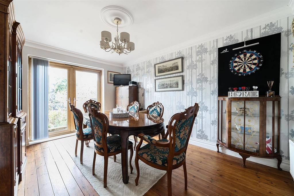 Dining Room/Bedroom 3