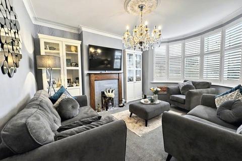 3 bedroom semi-detached house for sale, Cavendish Avenue, South Welling, Kent, DA16