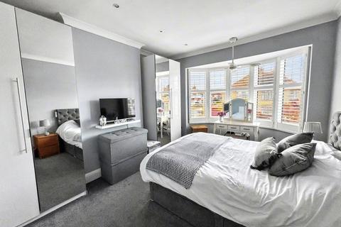 3 bedroom semi-detached house for sale, Cavendish Avenue, South Welling, Kent, DA16