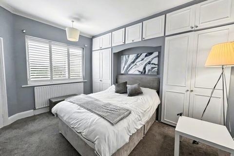 3 bedroom semi-detached house for sale, Cavendish Avenue, South Welling, Kent, DA16
