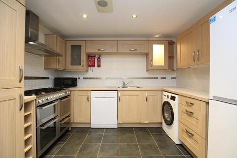 6 bedroom end of terrace house to rent, Eden Grove, Bristol BS7