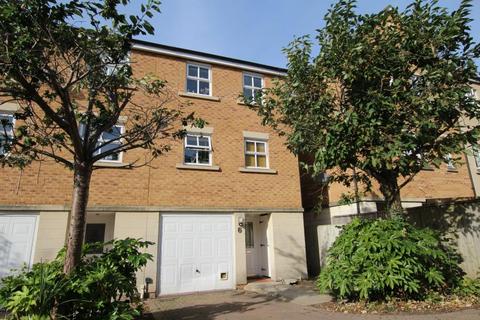 6 bedroom townhouse to rent, Wren Close, Bristol BS16