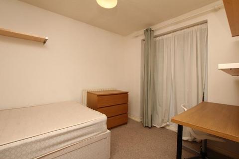 6 bedroom townhouse to rent, Wren Close, Bristol BS16