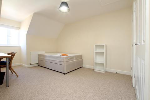 7 bedroom terraced house to rent, Foxglove Close, Stoke Gifford BS34