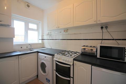 2 bedroom flat to rent, High Street, Ruislip