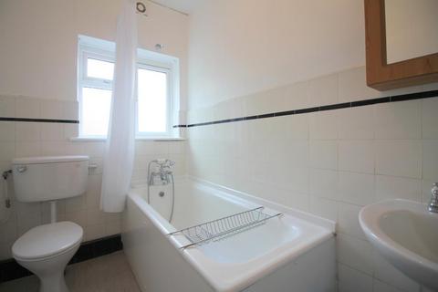 2 bedroom flat to rent, High Street, Ruislip