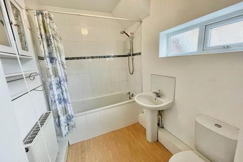 2 bedroom flat to rent, Rectory Road, Gateshead NE8