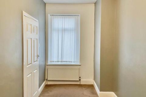 2 bedroom flat to rent, Rectory Road, Gateshead NE8