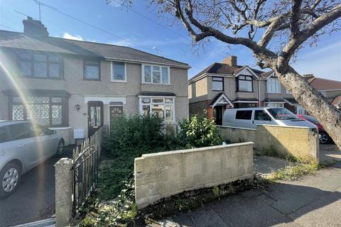 3 bedroom end of terrace house for sale, Wiltshire Avenue, Swindon