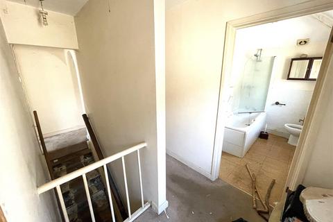 3 bedroom end of terrace house for sale, Wiltshire Avenue, Swindon