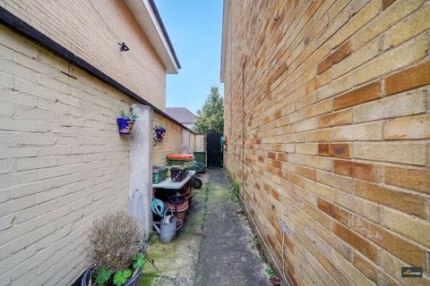 161 Grantham Road, London, E12 5LZ