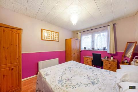 161 Grantham Road, London, E12 5LZ