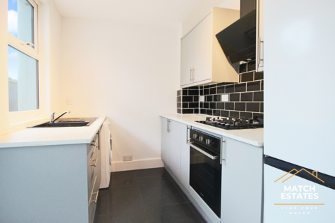 2 bedroom end of terrace house to rent, Heath Grove, Maidstone ME16