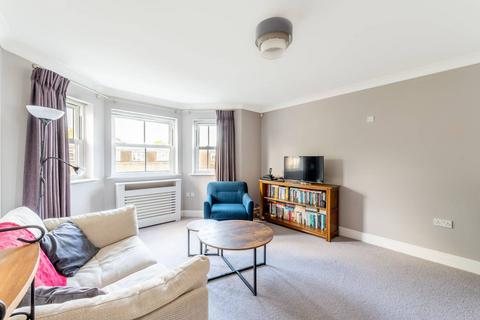 2 bedroom flat to rent, Martell Road, West Dulwich, London, SE21