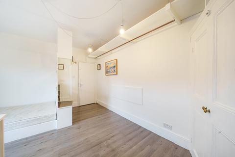 Studio to rent, Oswin Street London SE11