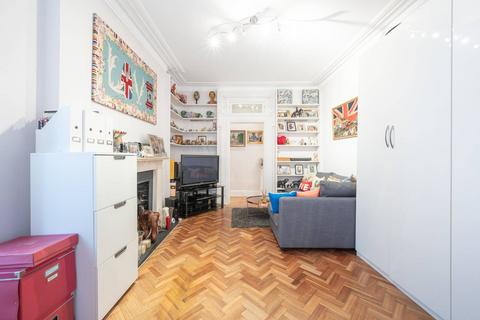 2 bedroom flat for sale, Canfield Gardens, South Hampstead, London, NW6