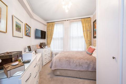 2 bedroom flat for sale, Canfield Gardens, South Hampstead, London, NW6