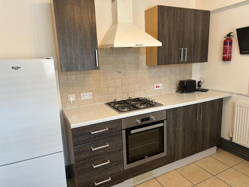 41 Lambton Kitchen.jpg