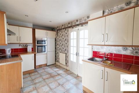 3 bedroom townhouse for sale, Sandy Road, Sandyford, Stoke-On-Trent