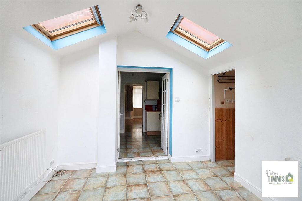 Sun/Sitting Room