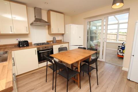 6 bedroom terraced house to rent, Wood Mead, Bristol BS16