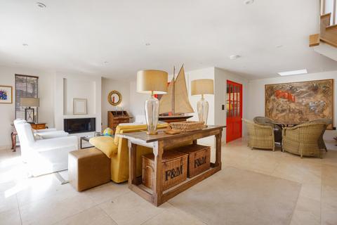 undefined, East Street, Petworth, West Sussex, GU28