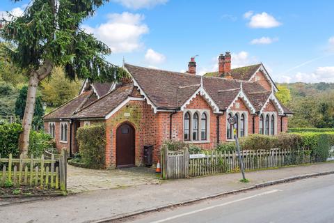 3 bedroom character property for sale, Village Lane, Hedgerley SL2