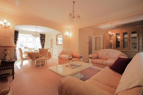 4 bedroom detached house for sale, Burnside, Hale Barns