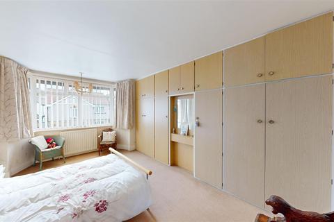 7 Fairway, Shipley, BD18 4RP