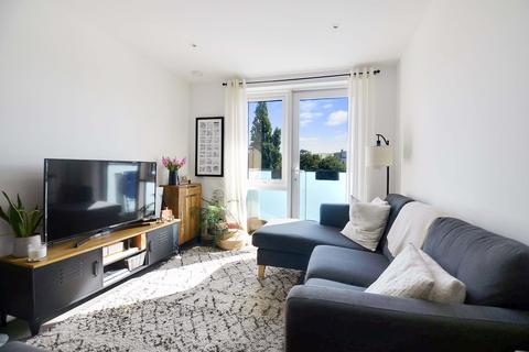 2 bedroom apartment for sale, at Discovery House, Juniper Drive, London SW18